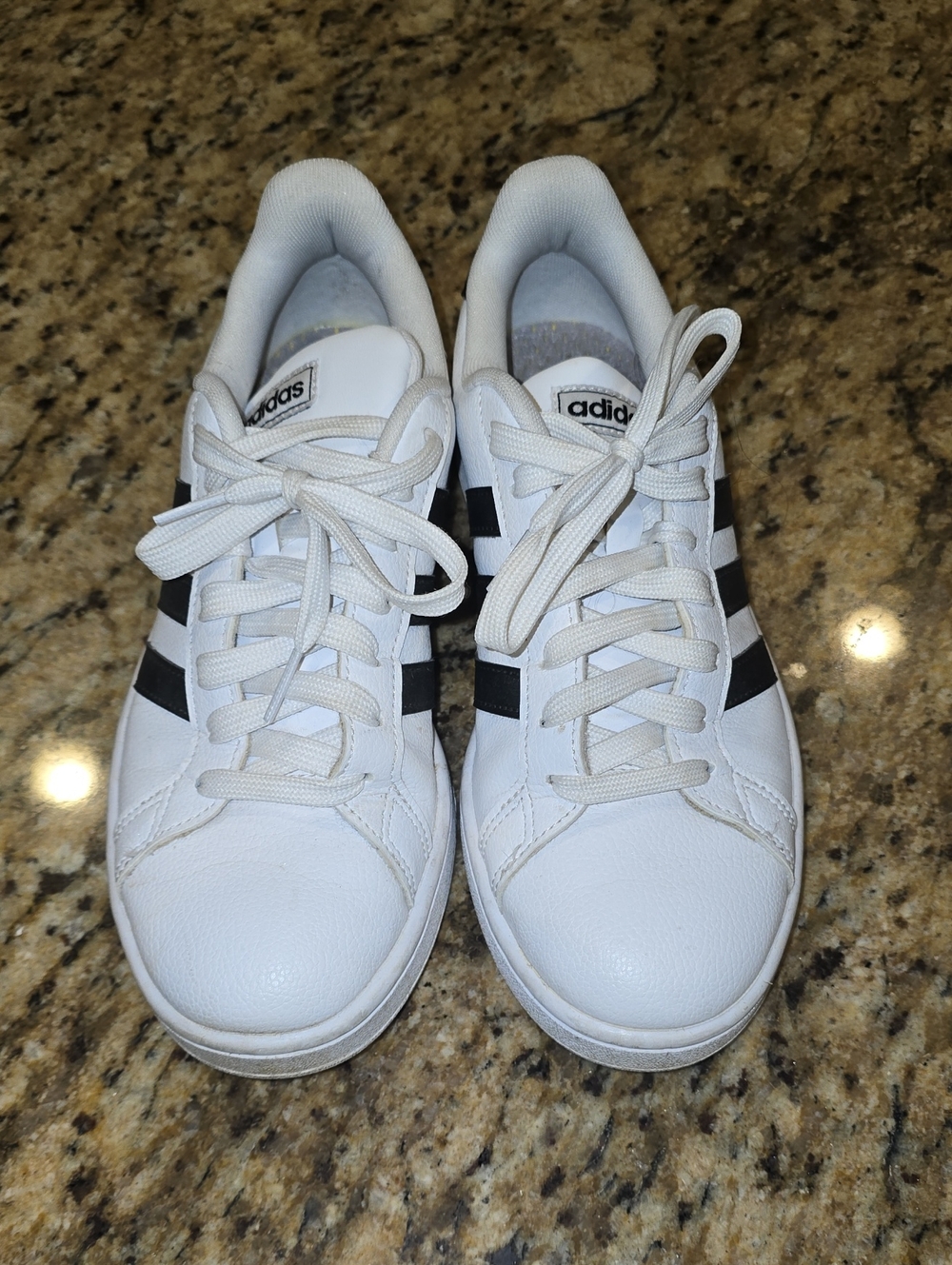 adidas Women's 8.5 White & Black Casual Sneakers